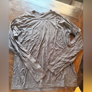 Men’s Lululemon running shirt
